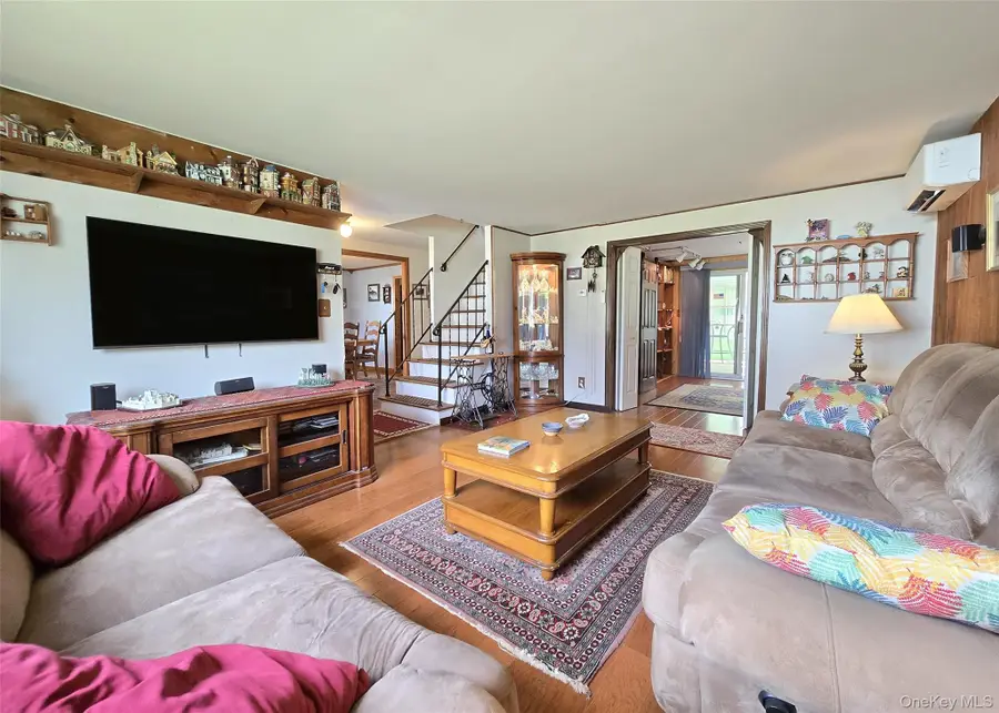 8 Corvette Road, Selden, NY 11784 - Image #3