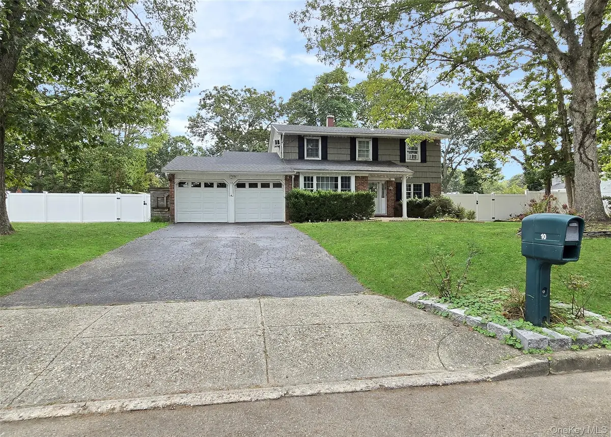 10 Hyde Lane, Coram, NY 11727 - Image #1