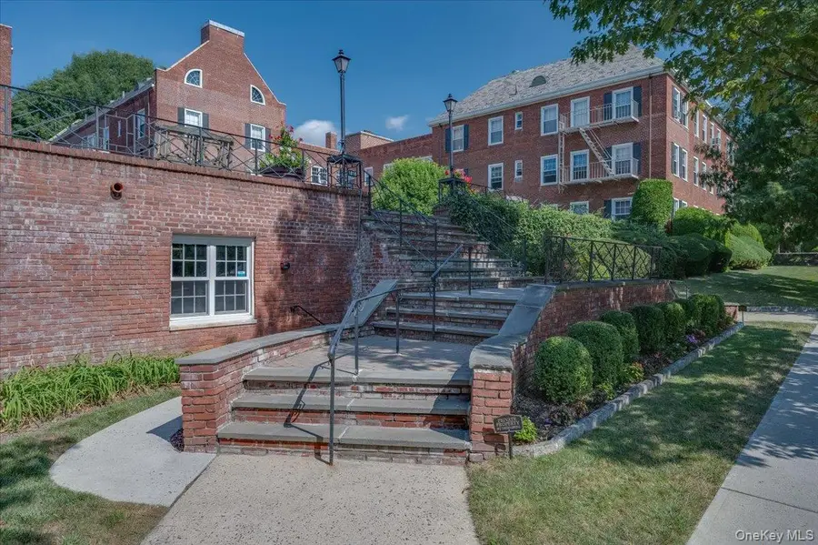 1815 Palmer Avenue #2V, Larchmont, NY 10538 - Image #2