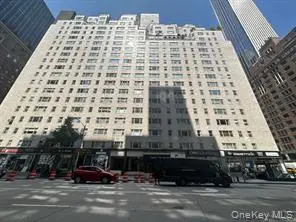 100 West 57th Street #2G, New York (Manhattan), NY 10019