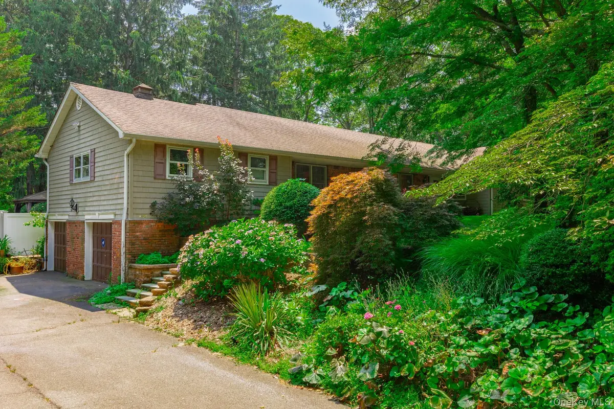 11 Williamsburg Drive, Fort Salonga, NY 11768 - Image #1