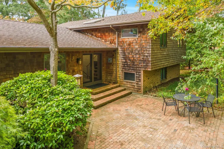 1425 Laurelwood Drive, Laurel, NY 11948 - Image #2