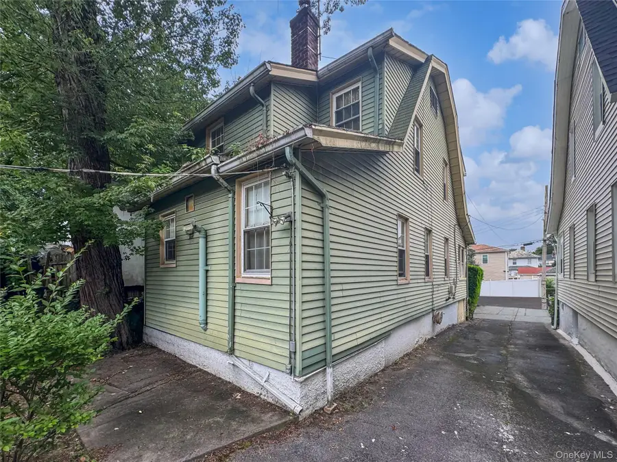 2123 Garrett Place, Bronx, NY 10466 - Image #3