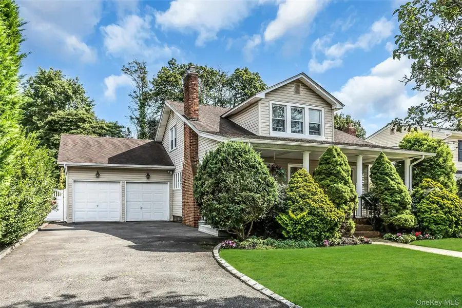 12 Roosevelt Avenue, Malverne, NY 11565 - Image #2