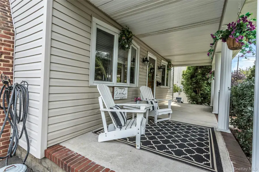 12 Roosevelt Avenue, Malverne, NY 11565 - Image #3