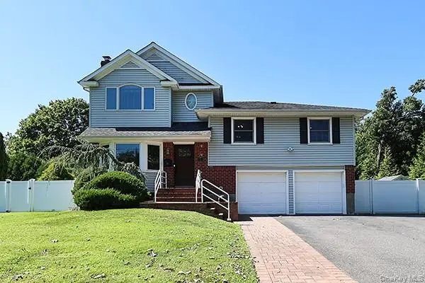 15 Hedgerow Lane, Commack, NY 11725 - Image #1