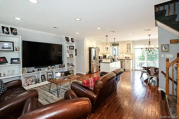 15 Hedgerow Lane, Commack, NY 11725 - Image #3