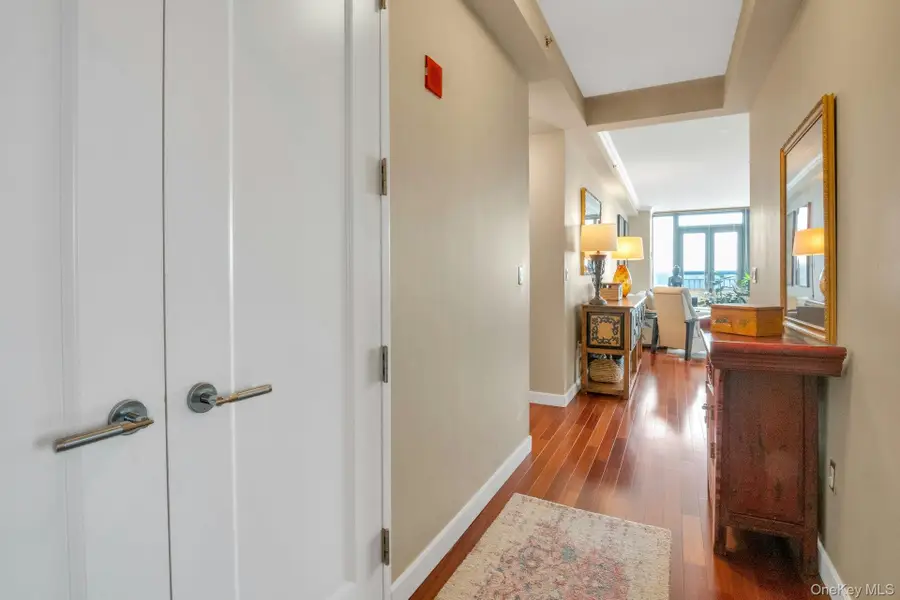 10 City Place #16D, White Plains, NY 10601 - Image #2