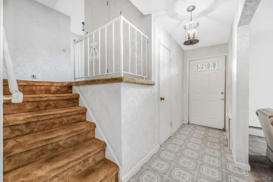 33 Eisenhower Drive, Yonkers, NY 10710 - Image #2