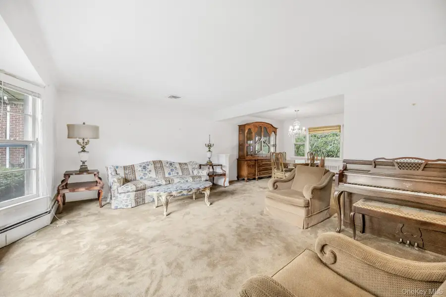 33 Eisenhower Drive, Yonkers, NY 10710 - Image #3