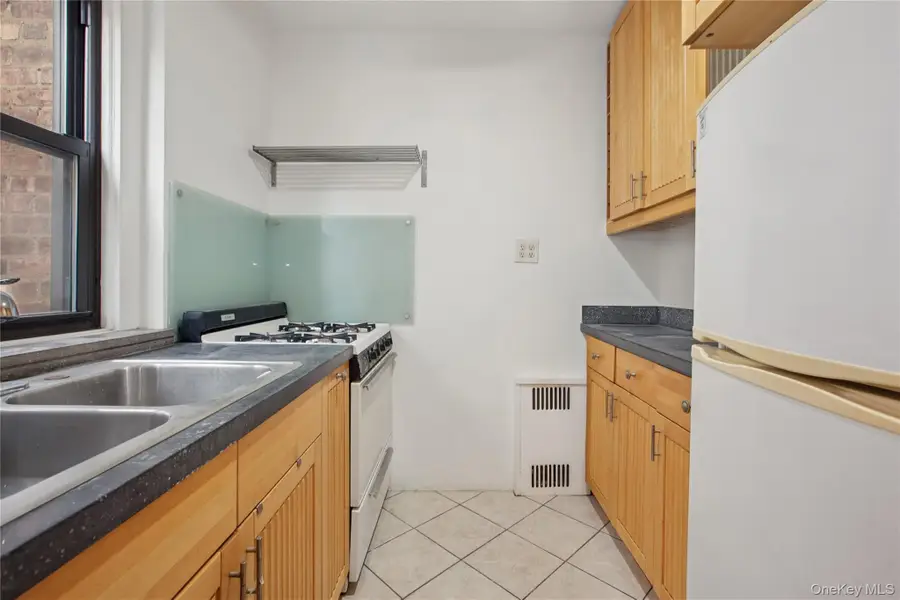 96-11 65 Road #402, Rego Park, NY 11374 - Image #3