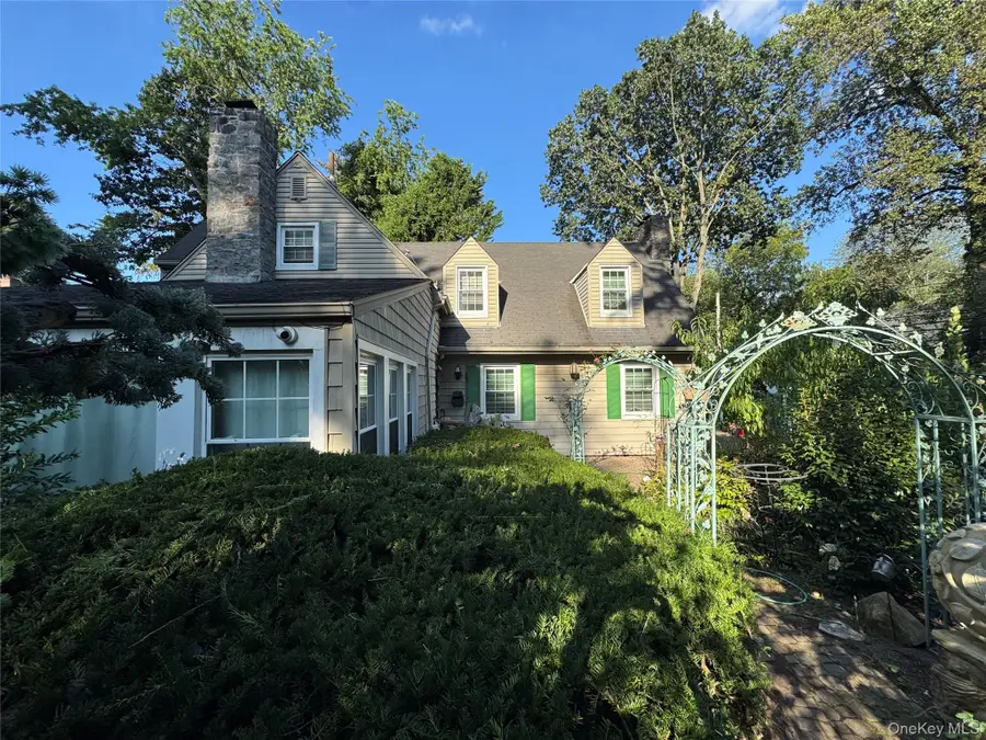 16 Ascot Ridge Road, Great Neck, NY 11021 - #2