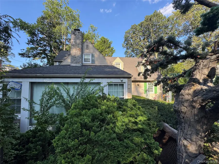 16 Ascot Ridge Road, Great Neck, NY 11021 - #3