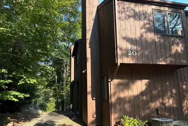 20 Redwood Drive, Highland Mills, NY 10930