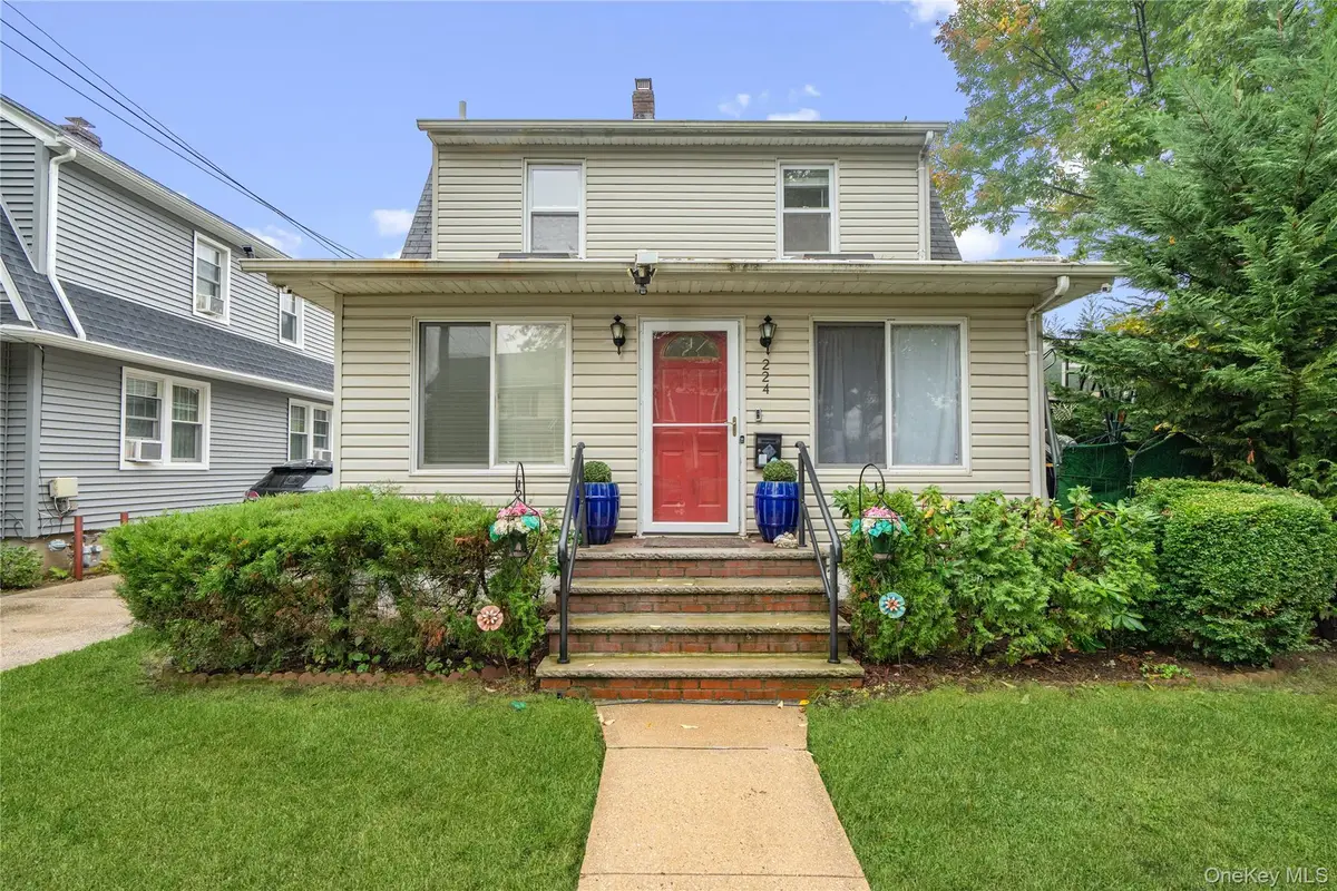 224 Bryant Avenue, Floral Park, NY 11001 - Image #1