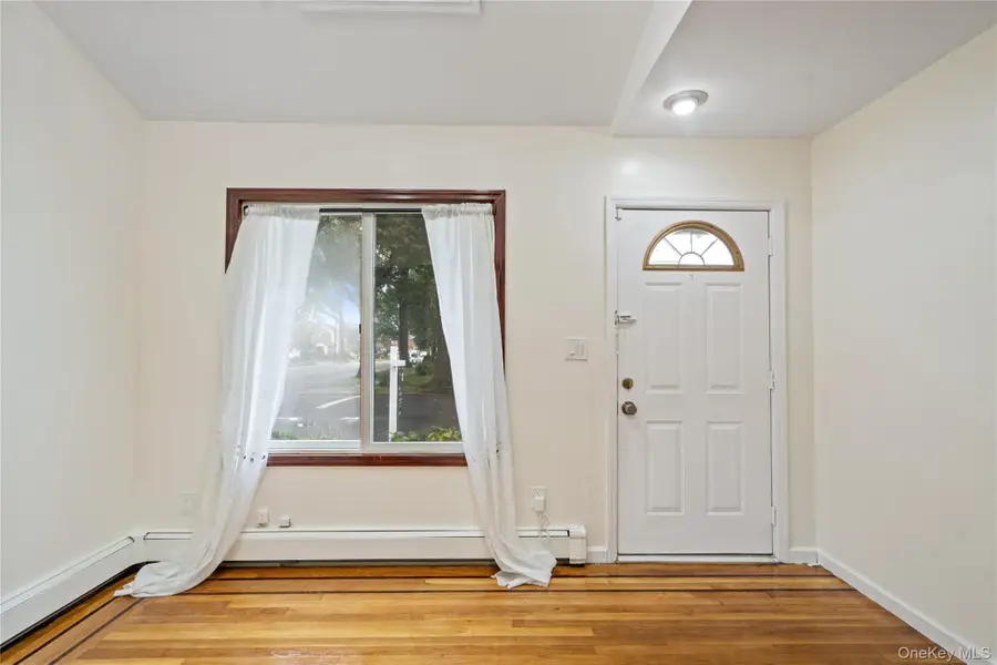 224 Bryant Avenue, Floral Park, NY 11001 - Image #3