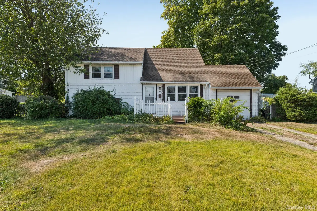 82 Stellenwerf Avenue, Islip Terrace, NY 11752 - Image #1