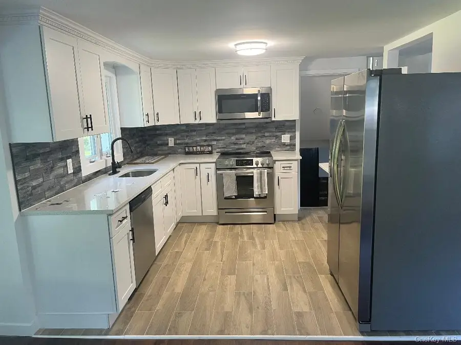 12 Croton Street, Melville, NY 11747 - Image #2