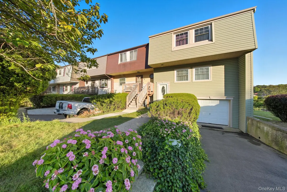 33 Red Barn Lane, Middletown, NY 10940 - #1