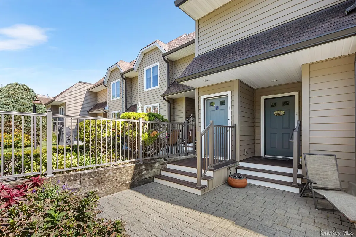 121 Riverview, Port Ewen, NY 12466 - Image #1