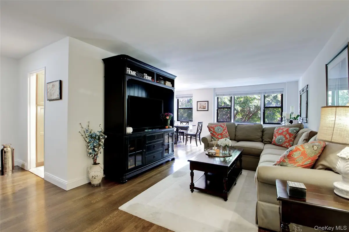 3 Birchwood Court #2G, Mineola, NY 11501 - #1