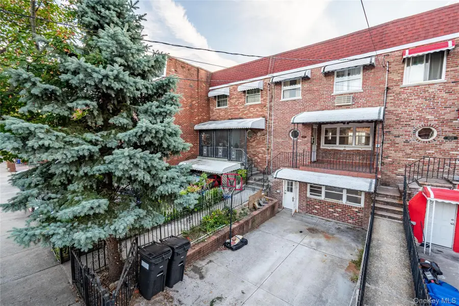 1027 Throggmorton Avenue, Bronx, NY 10465 - Image #2