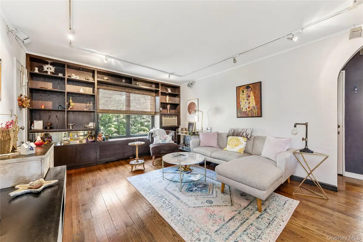 16 Terrace Circle #14C, Great Neck, NY 11021 - Image #1