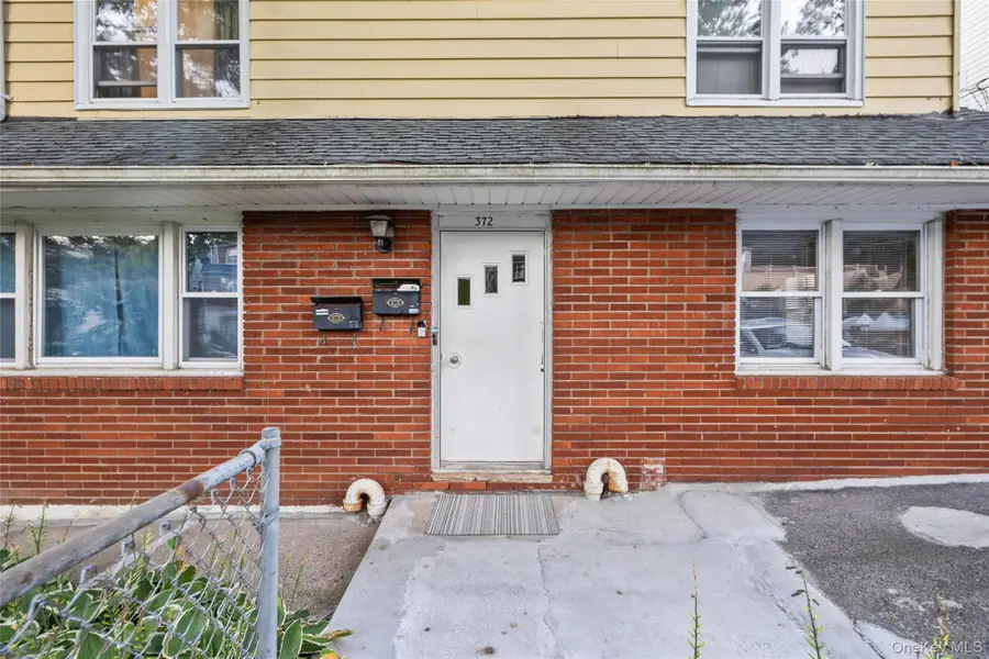 372 Sommerville Place, Yonkers, NY 10703 - Image #2