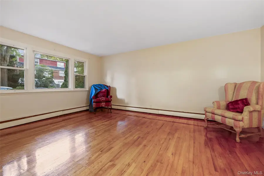 372 Sommerville Place, Yonkers, NY 10703 - Image #3