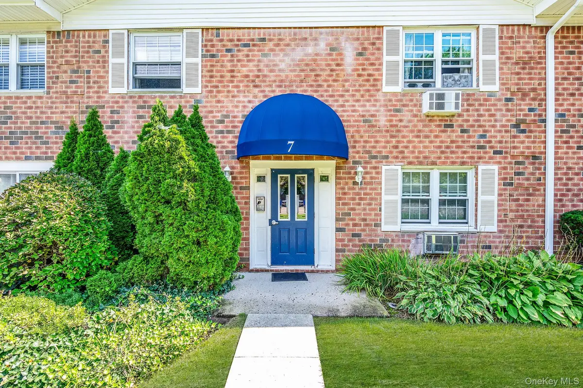 460 Old Town Rd #7G, Port Jefferson Station, NY 11776 - Image #1