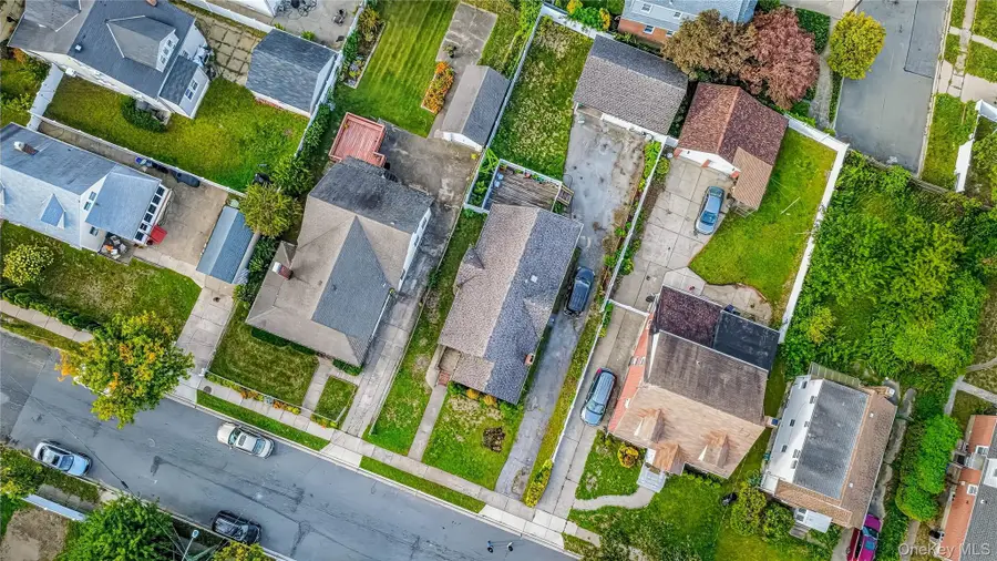 211 Ash Street, Valley Stream, NY 11580 - Image #3