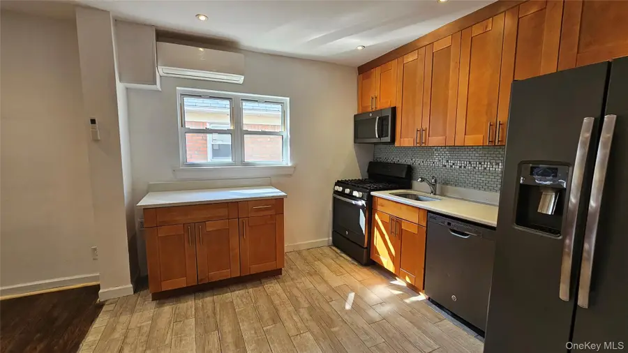 65-19 Dieterle Crescent, Rego Park, NY 11374 - Image #3