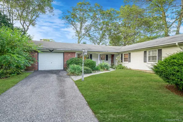 17 Whitmore Lane, Coram, NY 11727