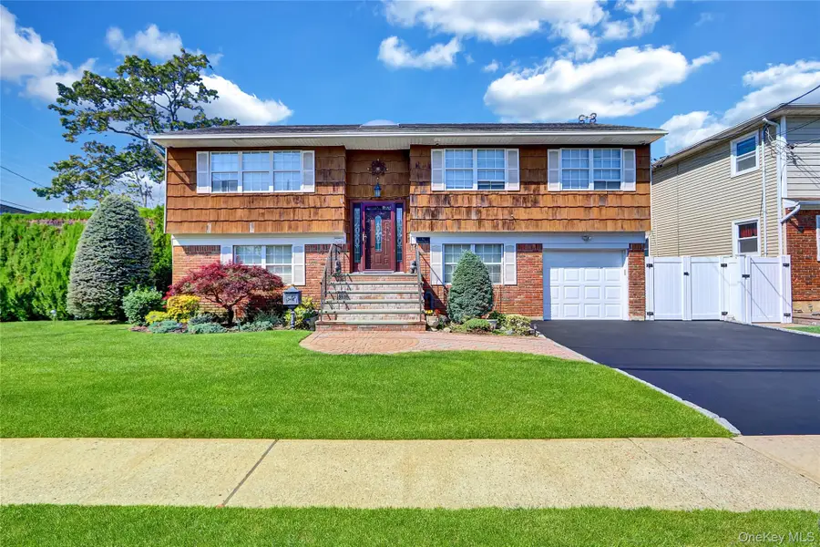 2 Roosevelt Avenue, Massapequa Park, NY 11762 - Image #3