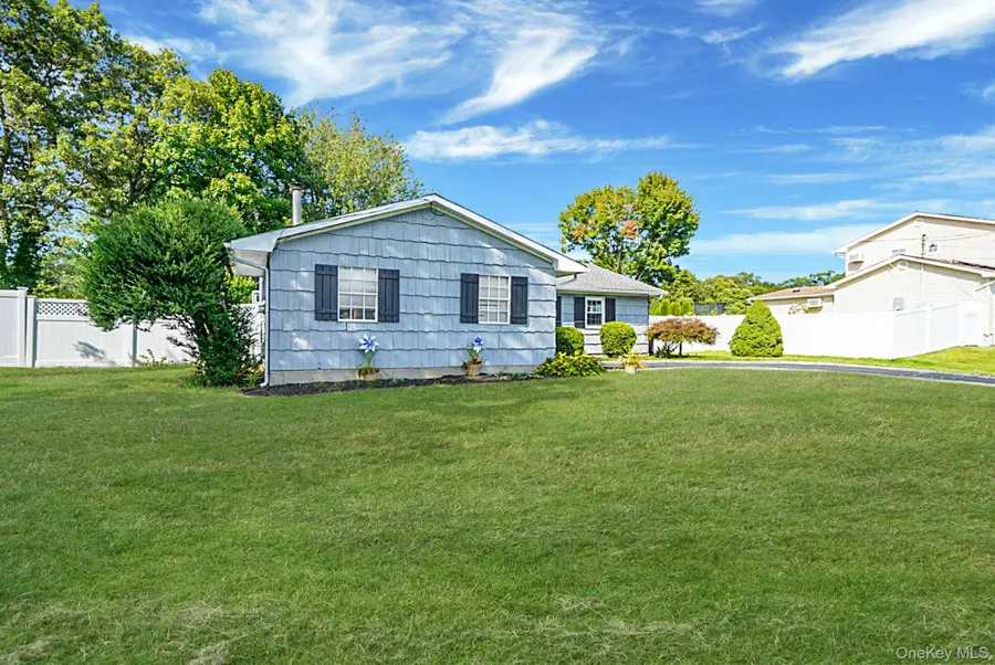 21 Coleridge Road, Holbrook, NY 11741 - Image #3