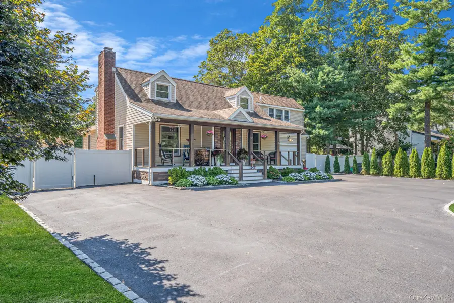 183 Old Country Road, Speonk, NY 11972 - Image #2