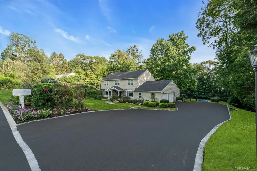 18 Norma Lane, Dix Hills, NY 11746 - Image #3