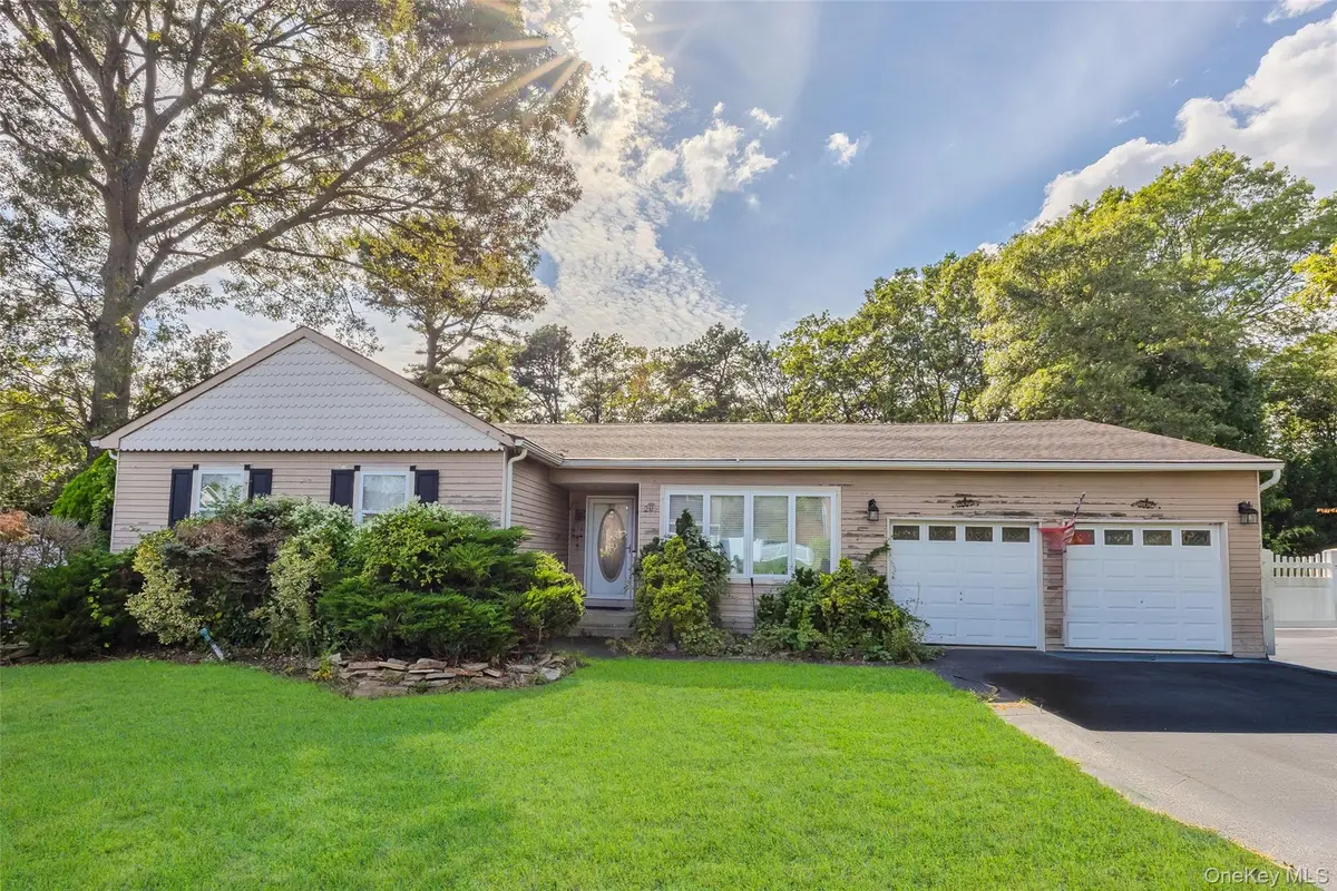 20 Westminster Drive, Bohemia, NY 11716 - Image #1