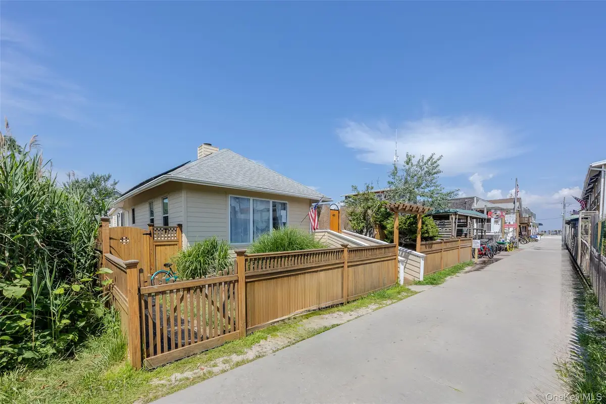485 Bayberry Walk, Ocean Beach, NY 11770 - Image #1