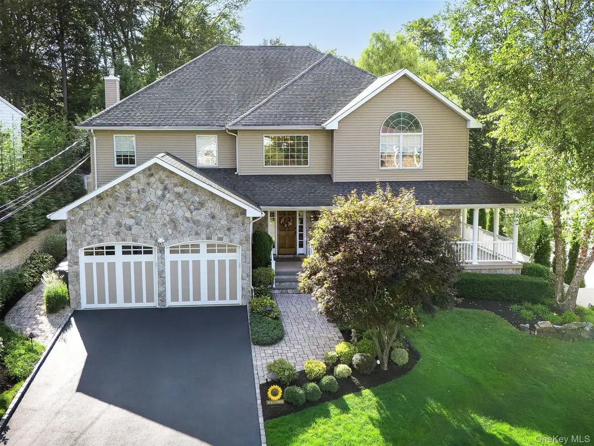 1 Coolidge Avenue, Glen Head, NY 11545 - Image #1