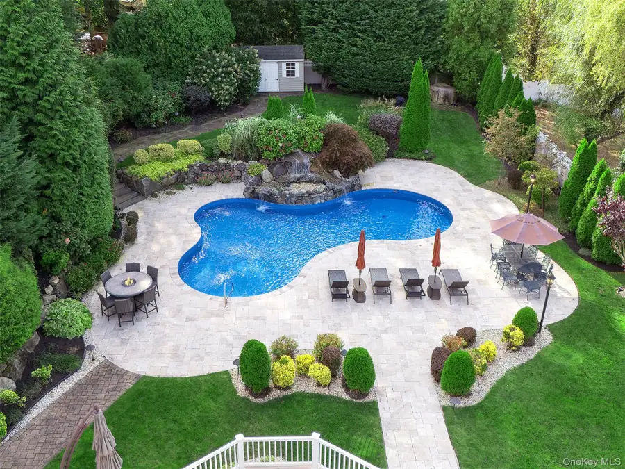 1 Coolidge Avenue, Glen Head, NY 11545 - Image #2