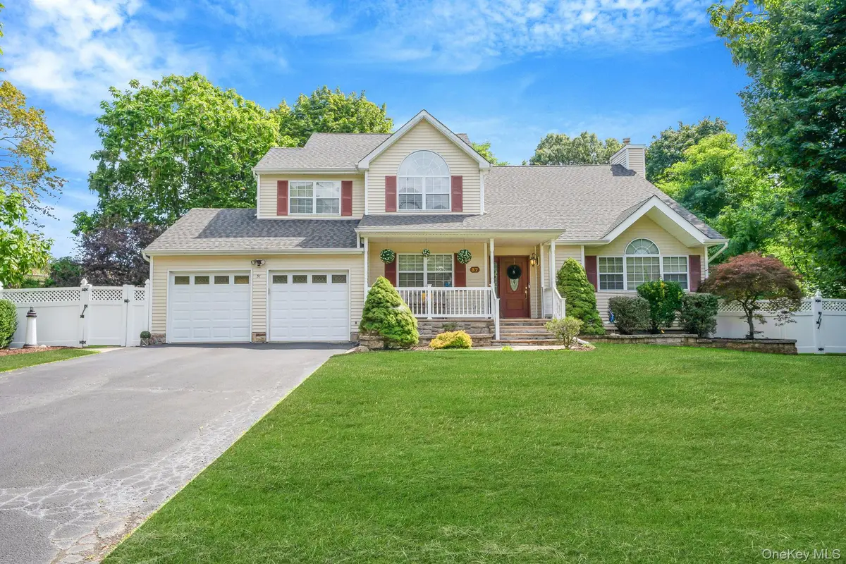 37 Deer Lane, East Setauket, NY 11733 - Image #1