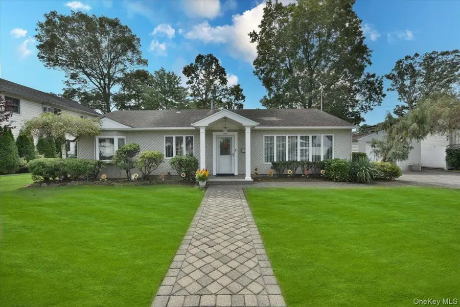 72 Koehl Street, Massapequa Park, NY 11762 - Image #2