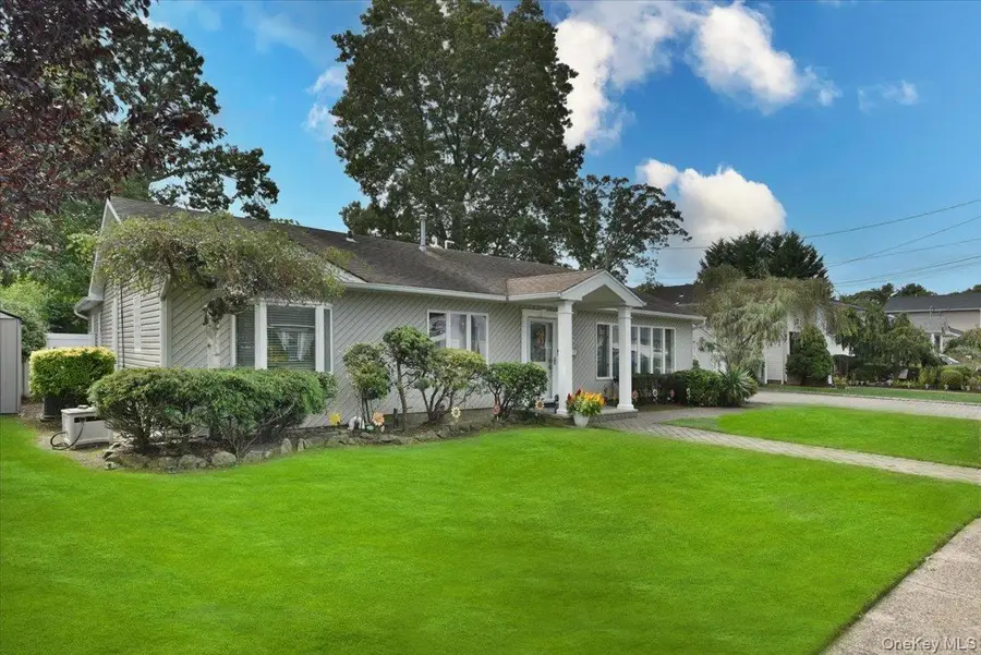 72 Koehl Street, Massapequa Park, NY 11762 - Image #3