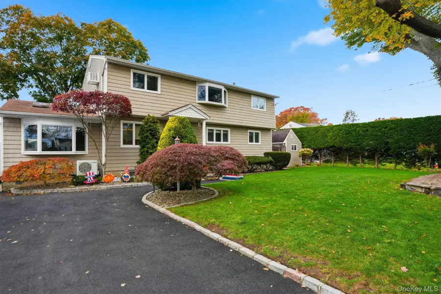 68 Westwood Avenue, Deer Park, NY 11729 - Image #3