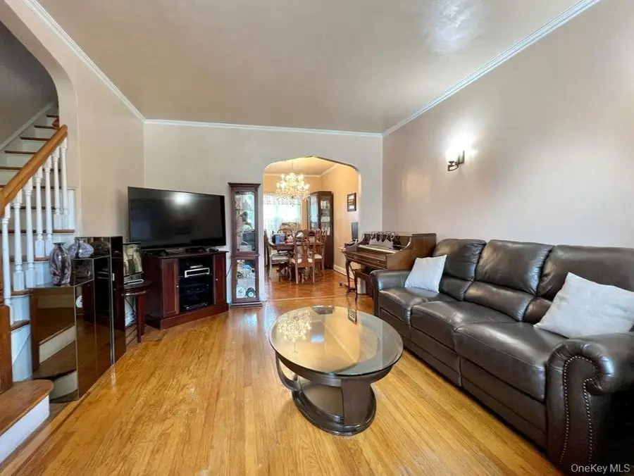 25-14 43 Street, Astoria, NY 11103 - Image #3