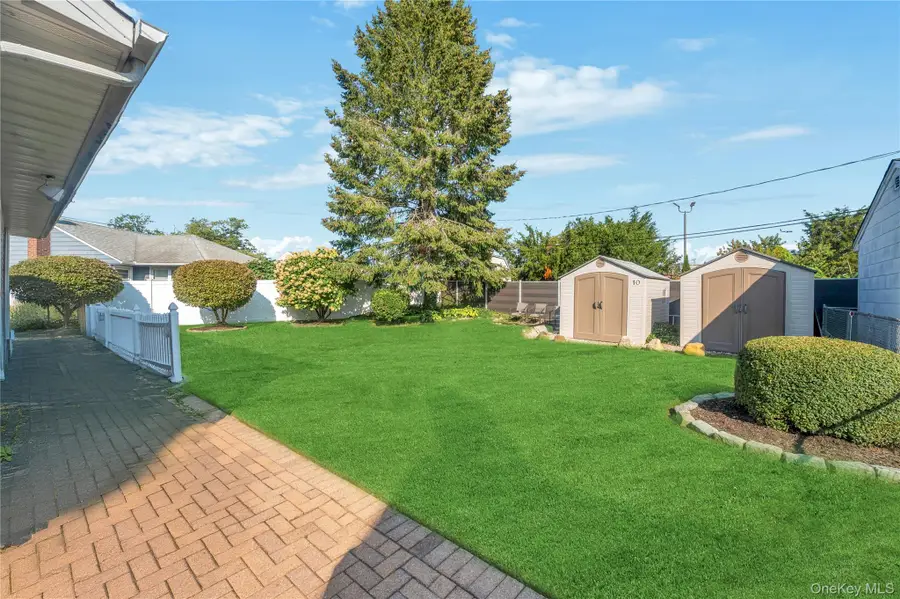 10 Winding Road, Hicksville, NY 11801 - Image #2