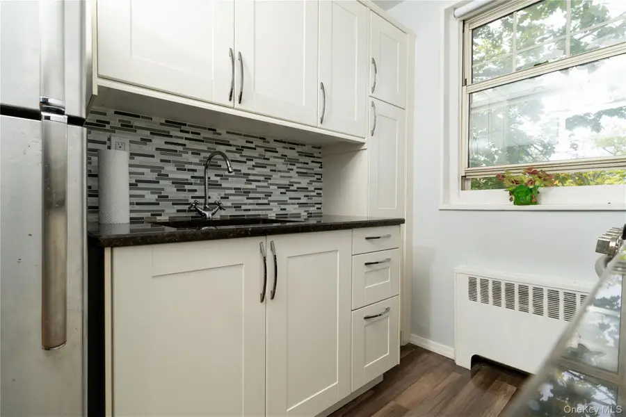 61-15 251 Street #1100, Little Neck, NY 11362 - Image #3