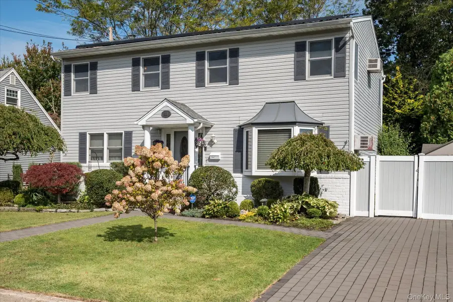 65 Harriet Road, North Babylon, NY 11703 - Image #2