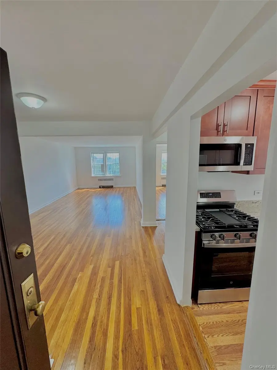 2090 Barnes Avenue #6A, Bronx, NY 10462 - Image #2